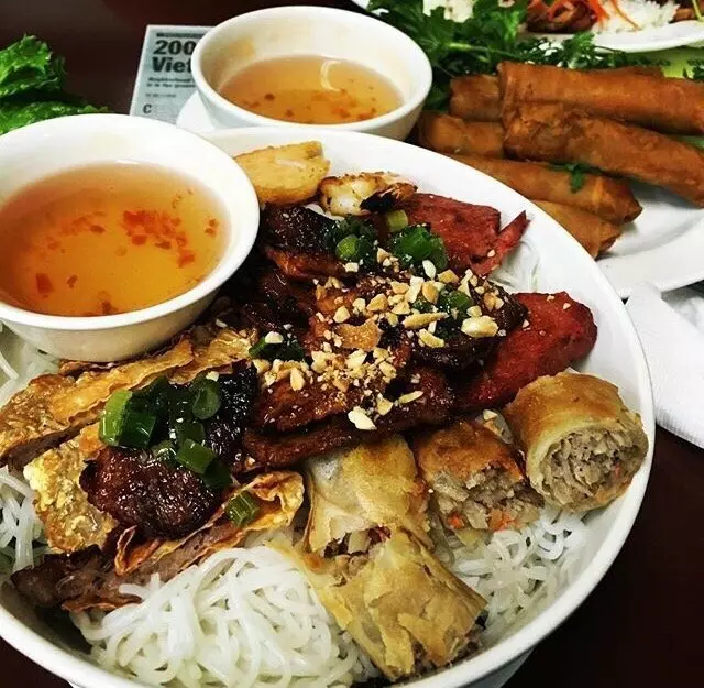 2000 Vietnam Restaurant