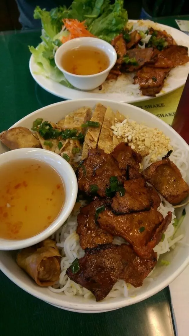 2000 Vietnam Restaurant