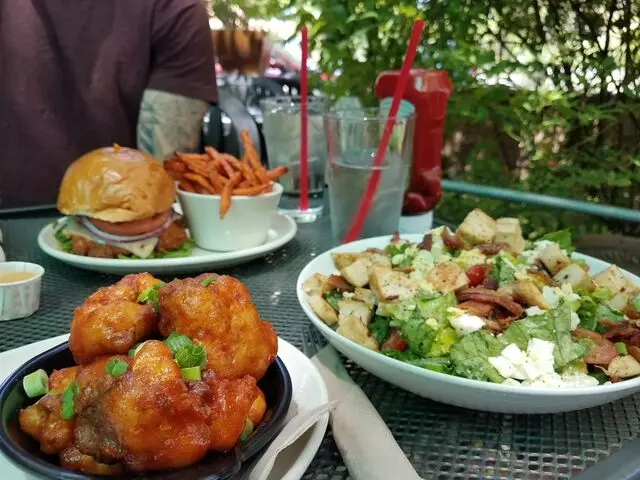 Flying Star Café
