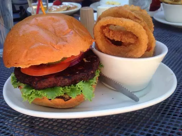 Flying Star Café