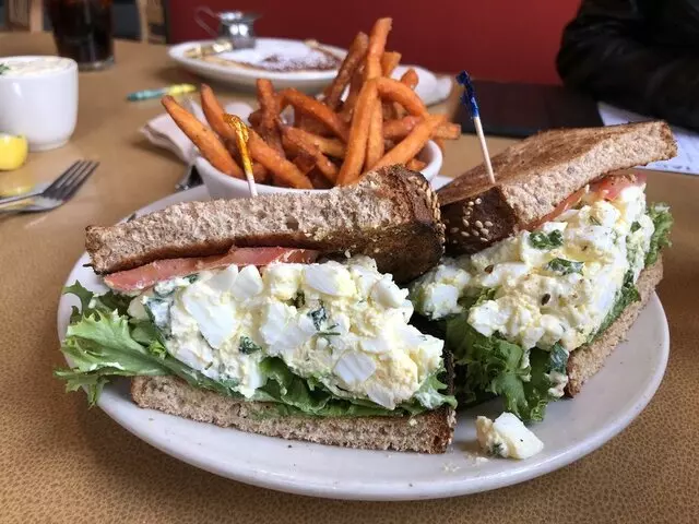 Flying Star Café