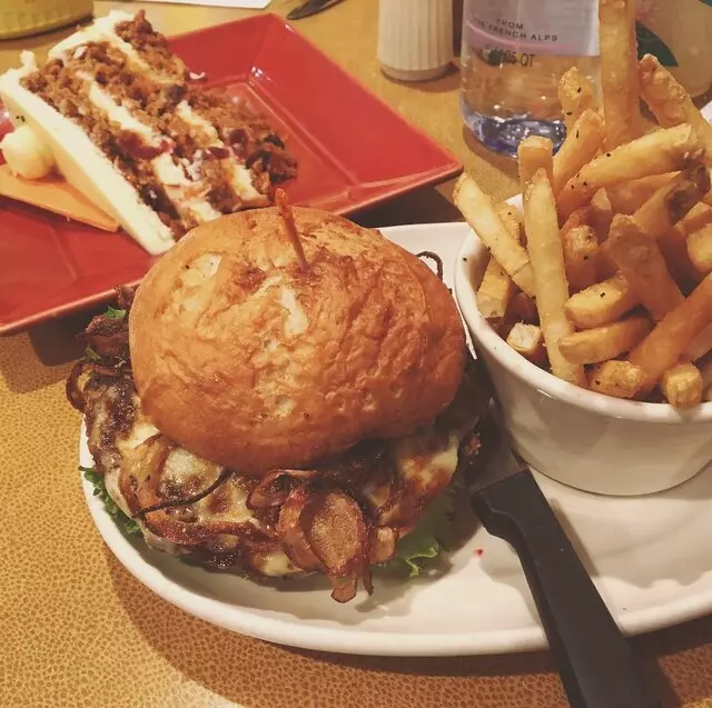 Flying Star Café