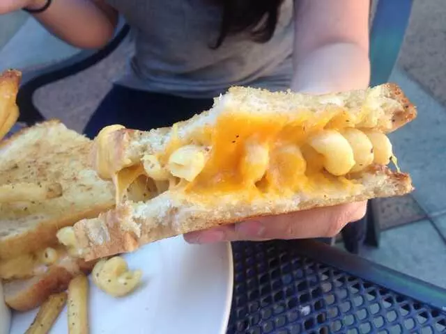 Flying Star Café