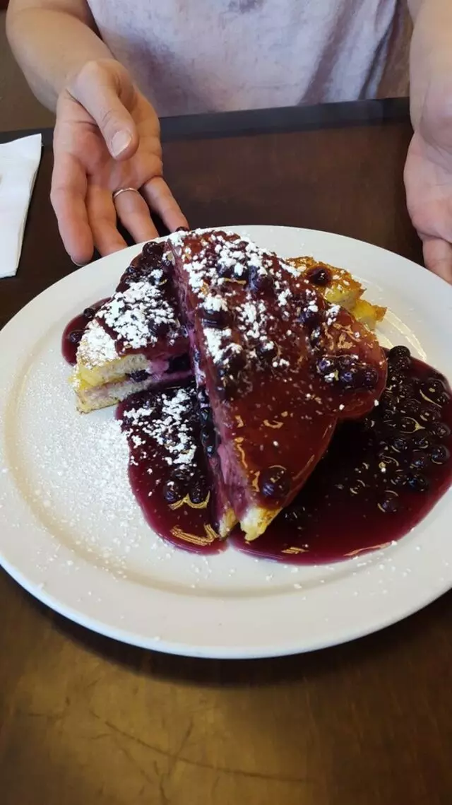 Le Peep Restaurant