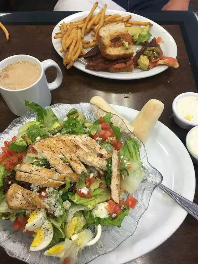 Le Peep Restaurant