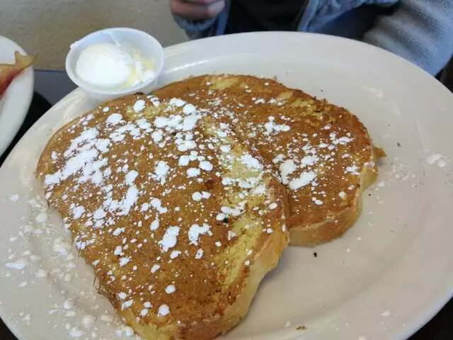 Le Peep Restaurant
