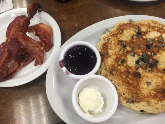 Le Peep Restaurant