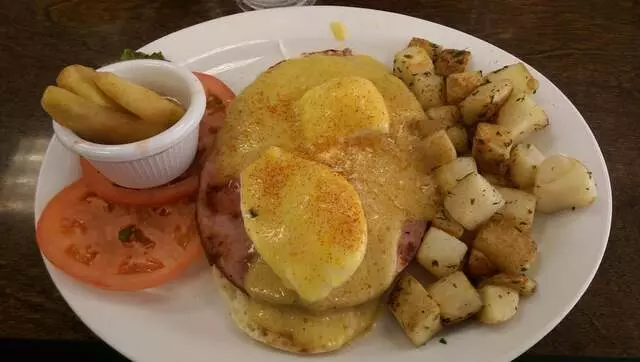 Le Peep Restaurant