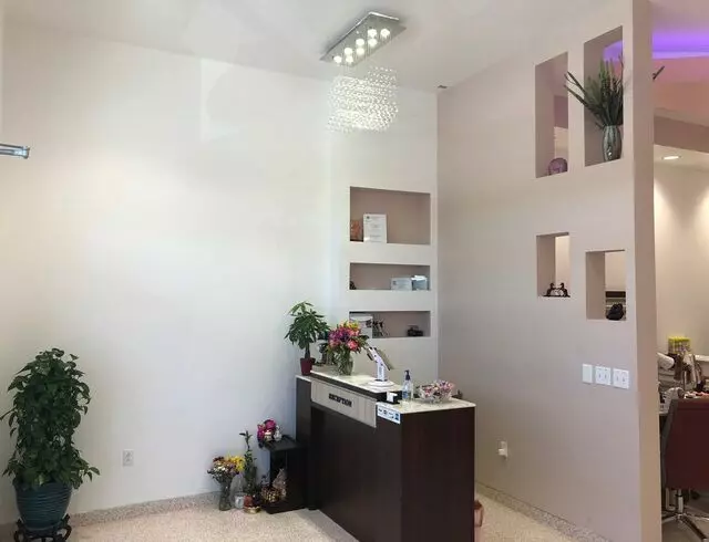 The Pink Ribbon Nail Salon