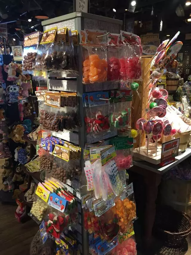 Cracker Barrel Old Country Store