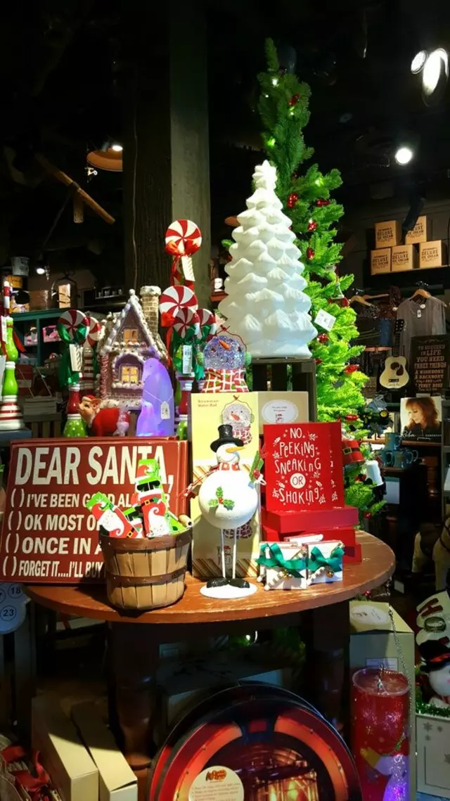Cracker Barrel Old Country Store