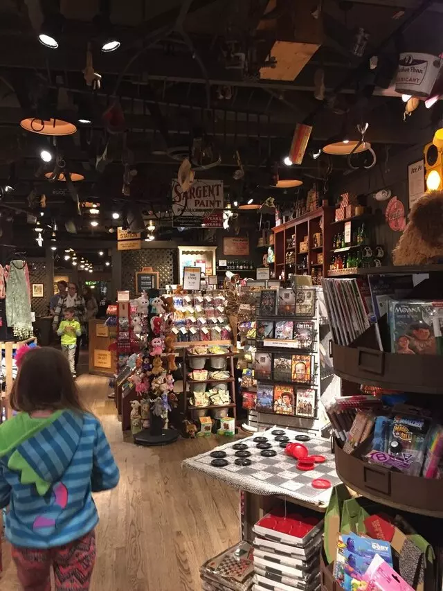 Cracker Barrel Old Country Store