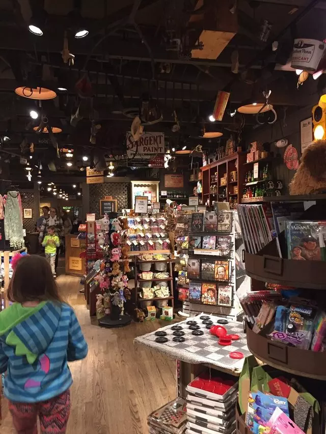 Cracker Barrel Old Country Store