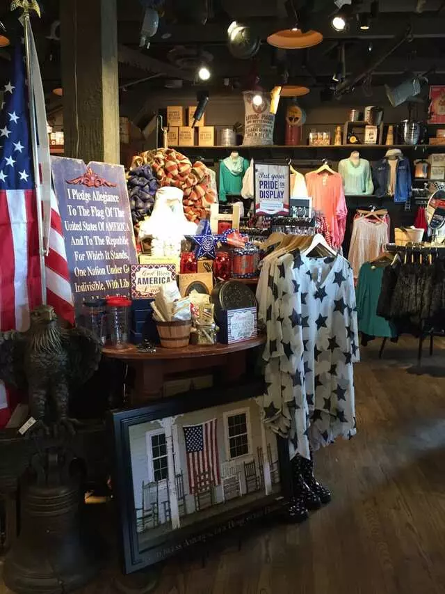 Cracker Barrel Old Country Store