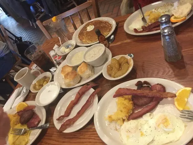 Cracker Barrel Old Country Store