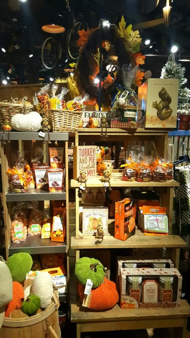 Cracker Barrel Old Country Store