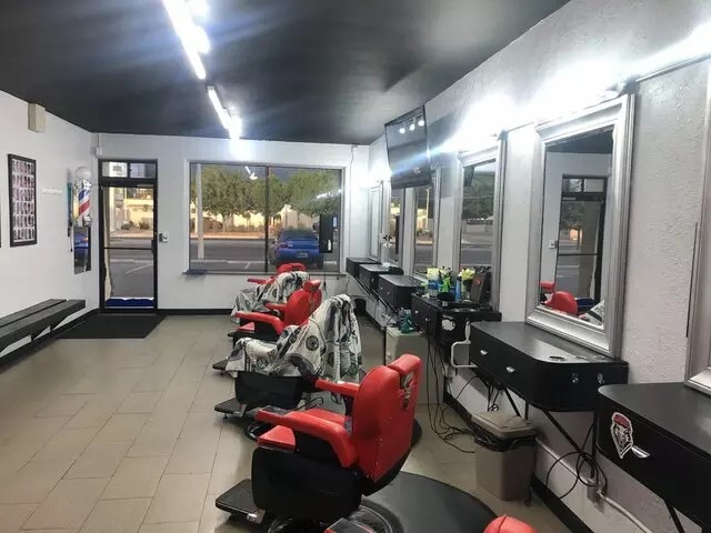 In & Out BarberShop