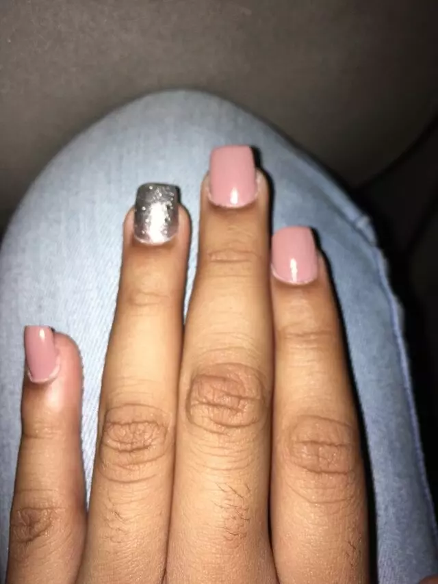 AV Nails
