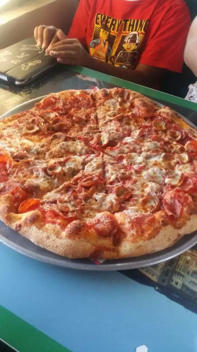 Gino’s New York Style Pizza
