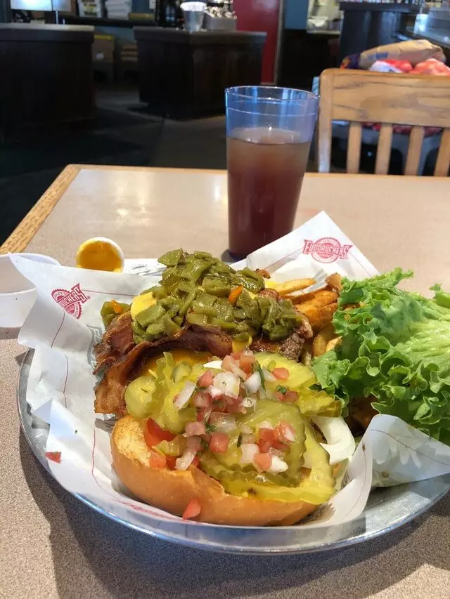 Fuddruckers
