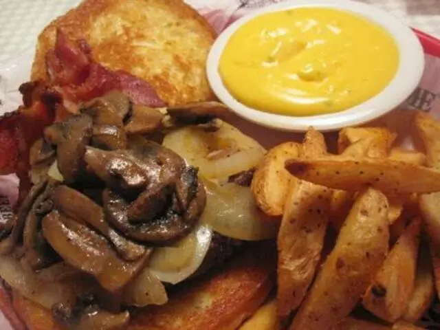 Fuddruckers