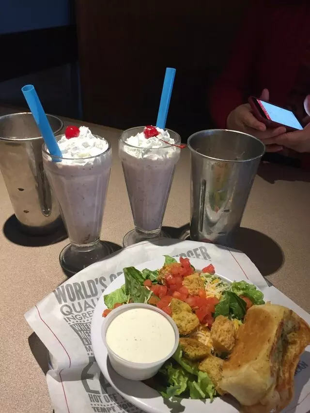 Fuddruckers