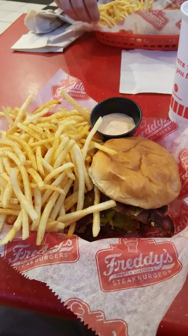 Freddy’s Frozen Custard & Steakburgers