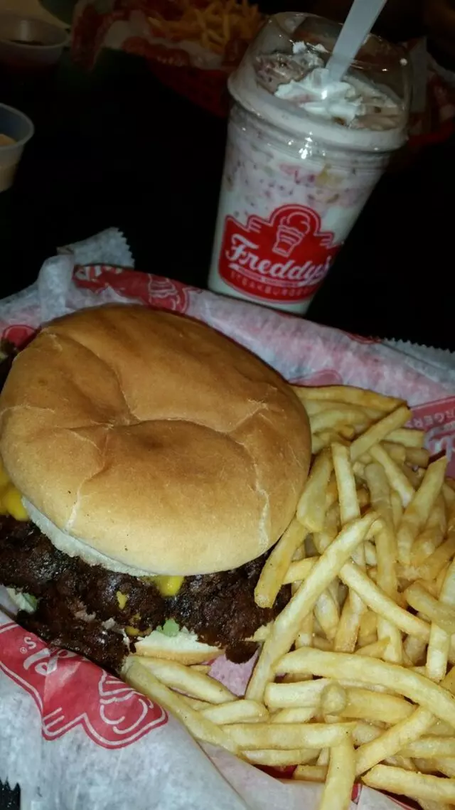 Freddy’s Frozen Custard & Steakburgers