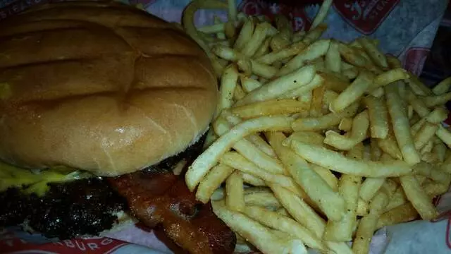 Freddy’s Frozen Custard & Steakburgers