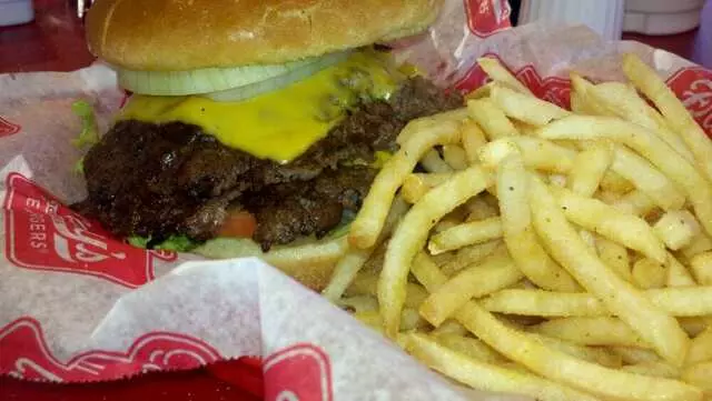 Freddy’s Frozen Custard & Steakburgers