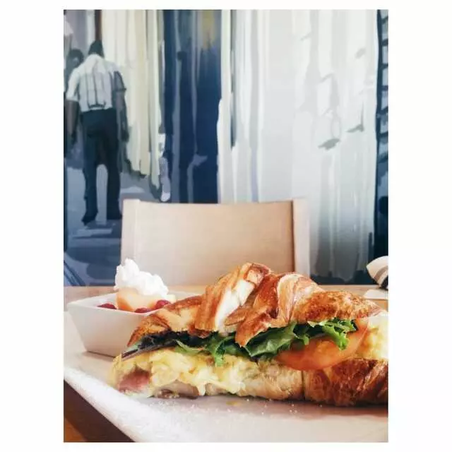 La Quiche Parisienne Bistro