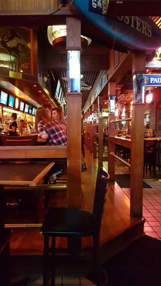 Billy’s Long Bar