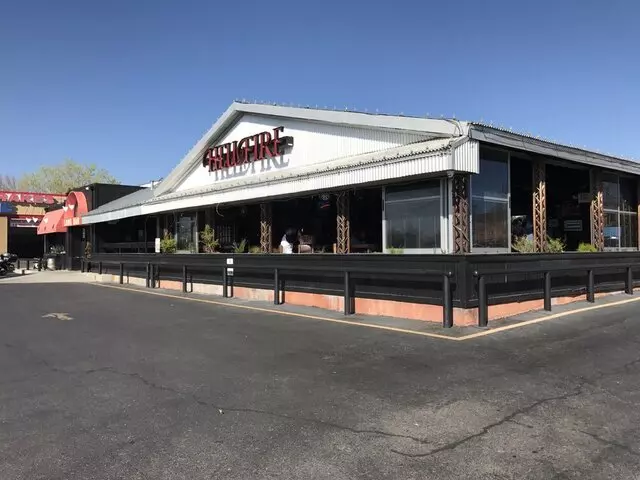 Billy’s Long Bar