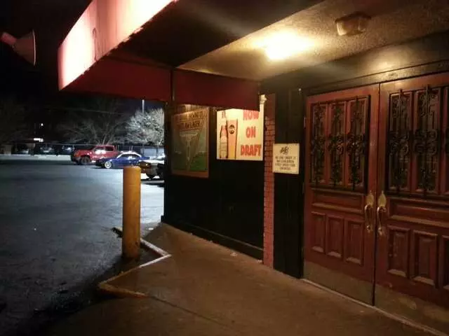 Billy’s Long Bar