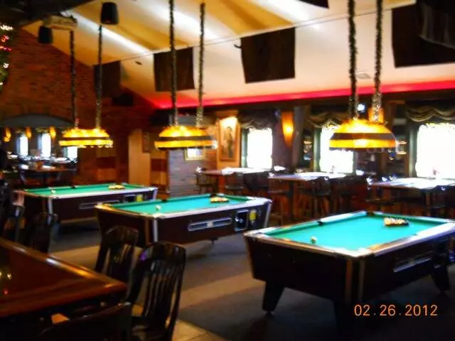 Billy’s Long Bar