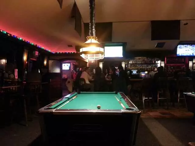 Billy’s Long Bar