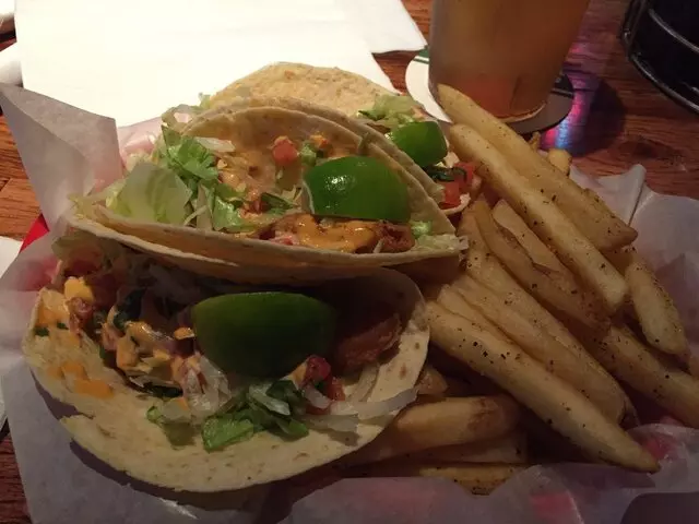Billy’s Long Bar