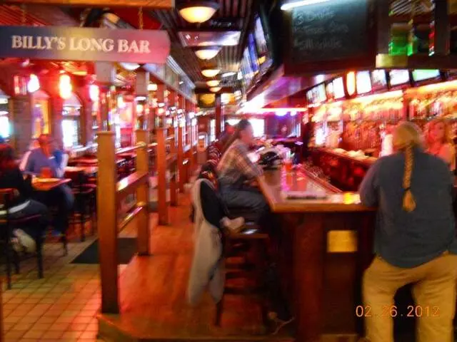 Billy’s Long Bar