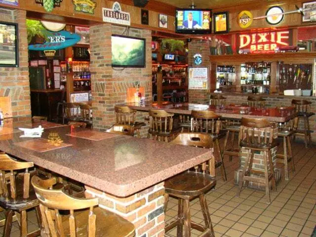 Billy’s Long Bar