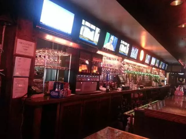 Billy’s Long Bar