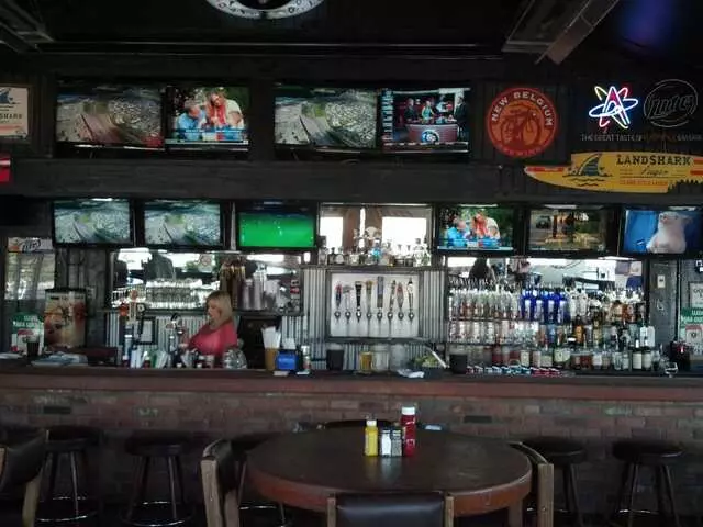 Billy’s Long Bar