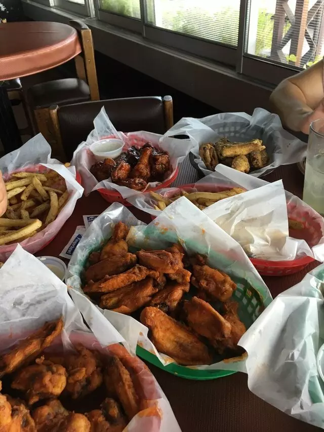 Billy’s Long Bar