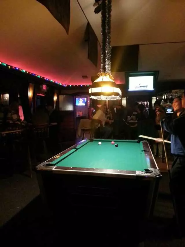 Billy’s Long Bar