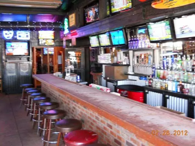 Billy’s Long Bar