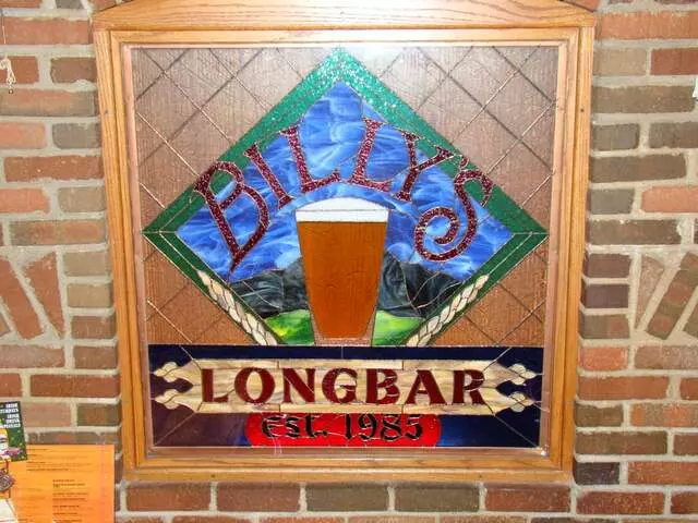 Billy’s Long Bar