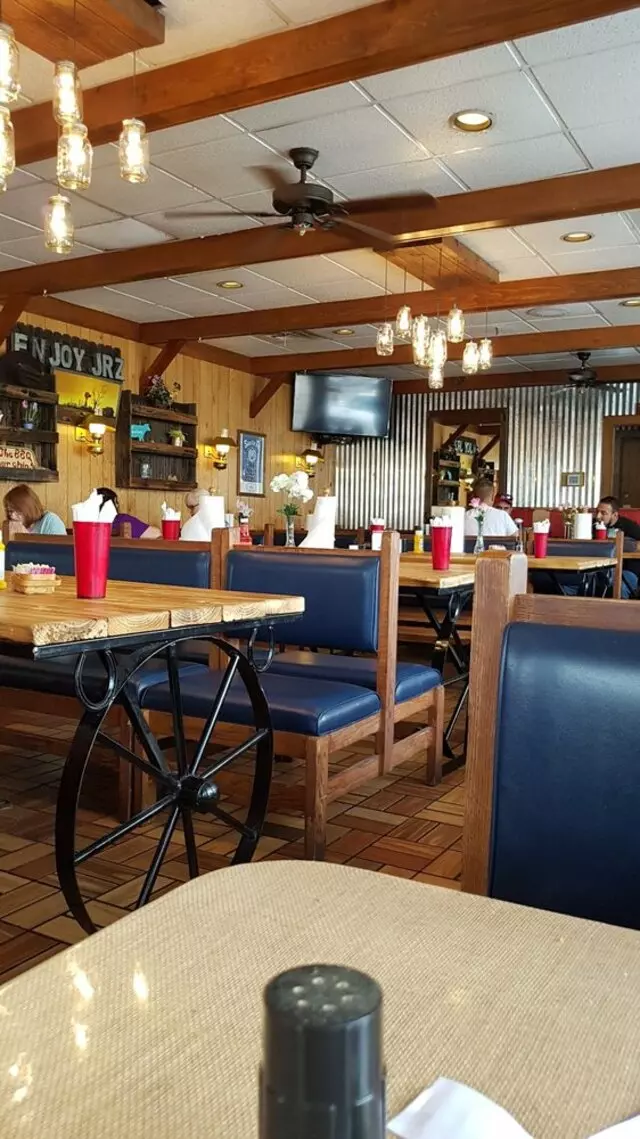 JR’s Ranch House BBQ & Seafood