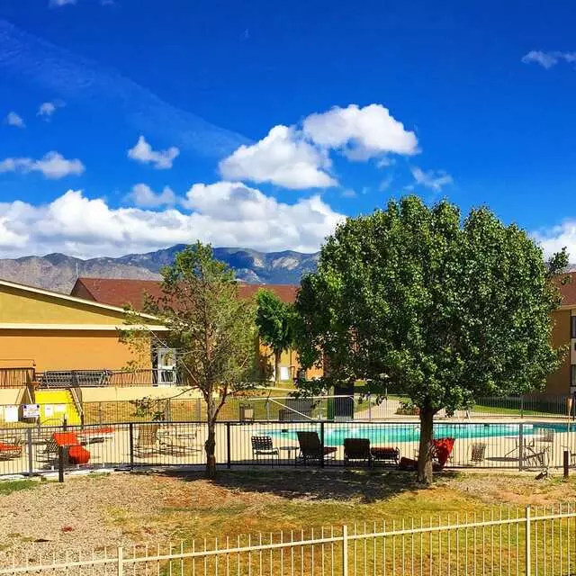 Amberly Courtyard Inn and Suites
