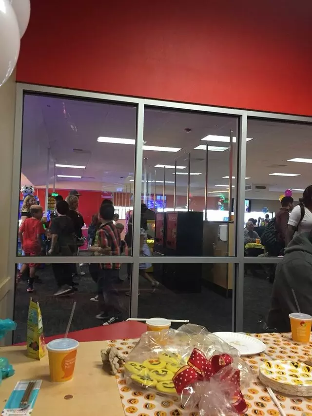 Peter Piper Pizza