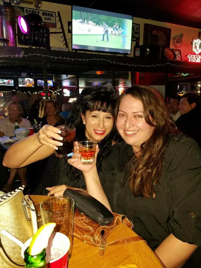 Dragon Horn Tavern