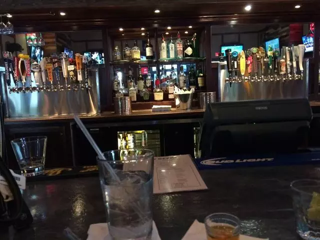 Fox & Hound Pub & Grill
